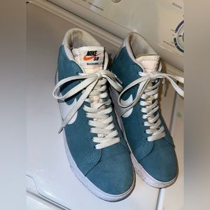 Nike blazermid size 7 men/ 9 women